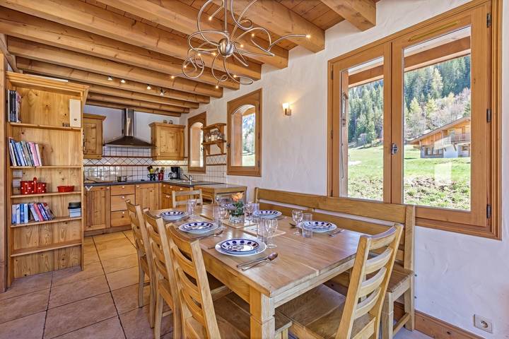 Chalet pour 10 personnes, avec sauna et terrasse dans Massif du Mont-Blanc - 4