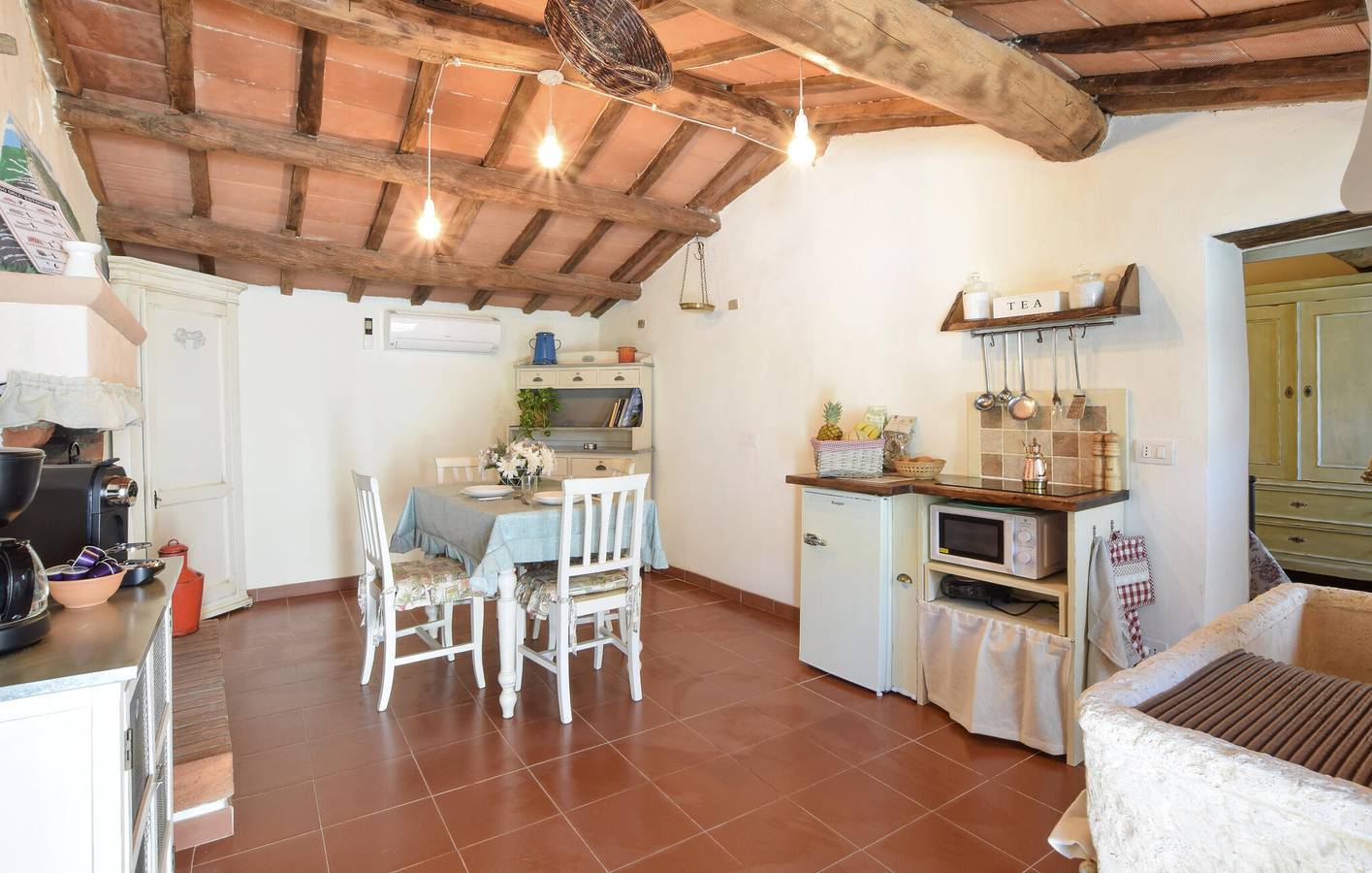 Gemütliche Gartenwohnung mit Parkplatz, 2,5 km von Ponte Alla Piera in Subbiano, Casentino