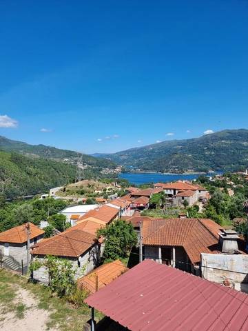 Gîte pour 4 personnes, avec balcon ainsi que vue sur le lac et vue dans Rio Caldo