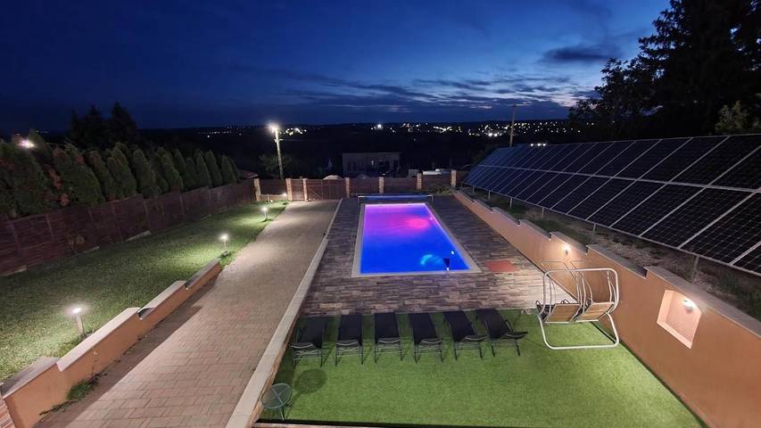 Villa für 14 Personen, mit Sauna und Garten sowie Pool und Ausblick am Balaton - 4