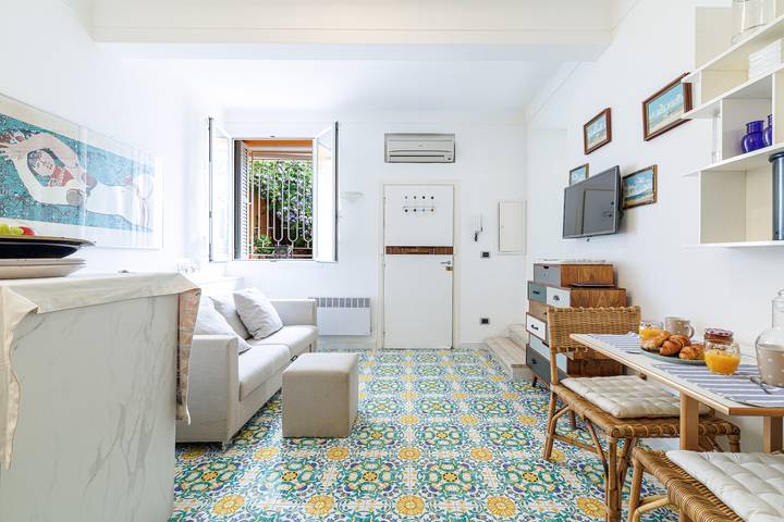 Gîte pour 2 personnes, avec vue sur l’océan et terrasse à Cap-d'Ail - 4