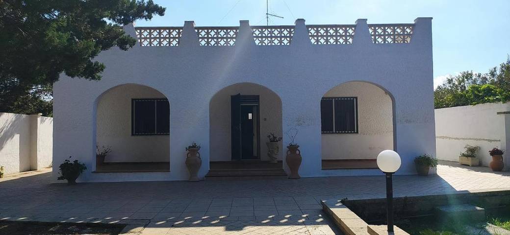 Villa pour 14 personnes, avec jardin ainsi que vue et piscine, animaux acceptés à Lecce