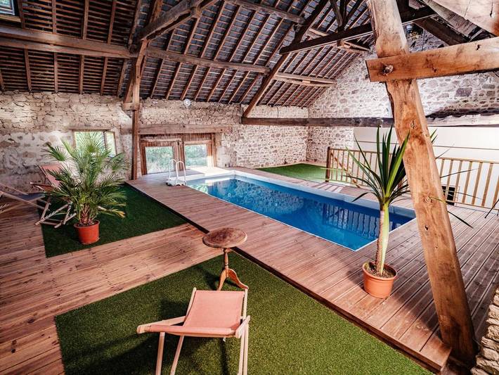 Gîte pour 6 personnes, avec piscine et jardin à Saint-Dizier-les-Domaines