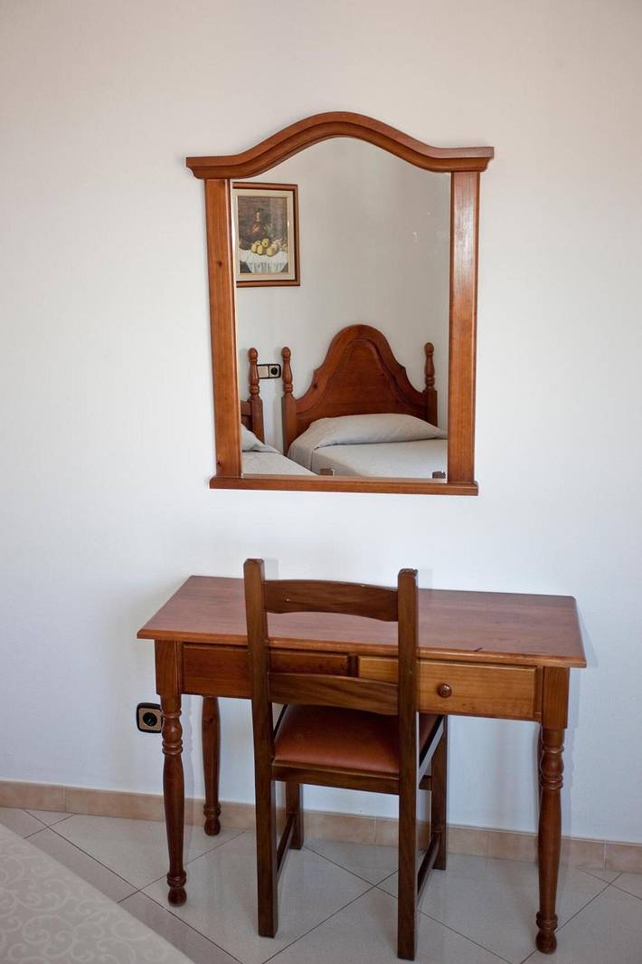 Hel lägenhet, Room 'Habitac. Doble - Cama De Matrimonio' with Shared Pool, Shared Terrace and Wi-Fi in Llanca, Upper Empordà