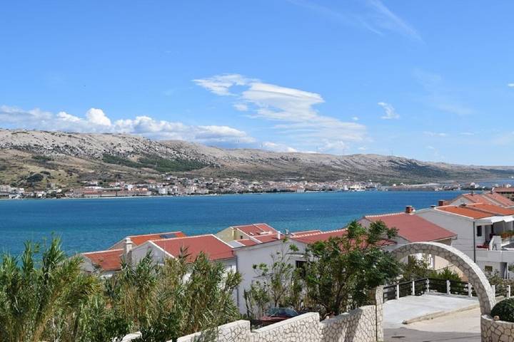Smještaj za odmor za 5 osoba, s Terasa u Grad Pag