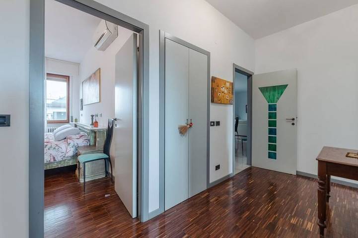 Appartement entier, GuestHost - Spacious 130mq apartment that comfortably accommodates 4 people, being equipped with two duble bedrooms, two bathrooms and all the comforts for a pleasant stay. The accommodation is located in a prestigious area of ​​Pesaro, in the immedi in Pesaro, Valle del Metauro