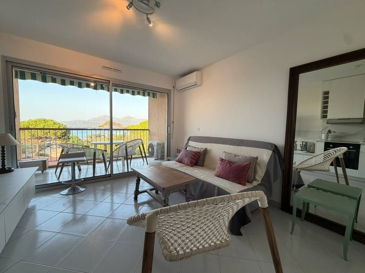 Ganze Wohnung, Calvi: 2-Zim-Whg 4 Pers, Klimaanlage, Terrasse, Parkplatz, Strandnah in Calvi, Calvi und Umgebung