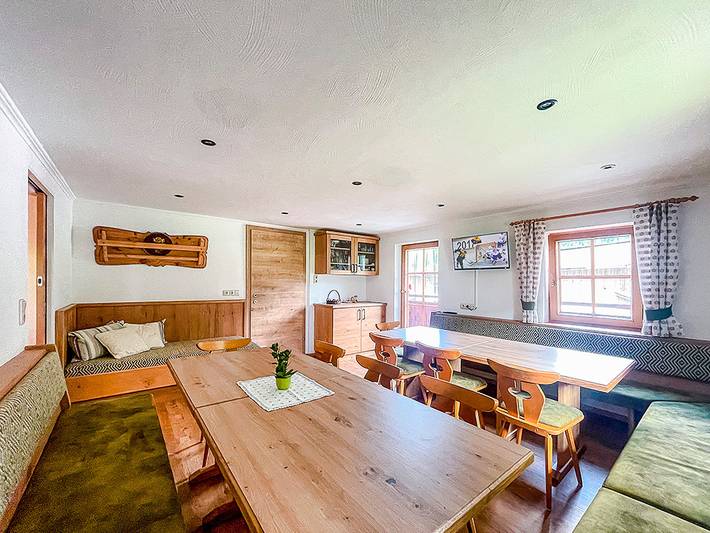 Ferienwohnung für 14 Personen, mit Balkon und Garten sowie Ausblick in Neukirchen am Großvenediger - 2
