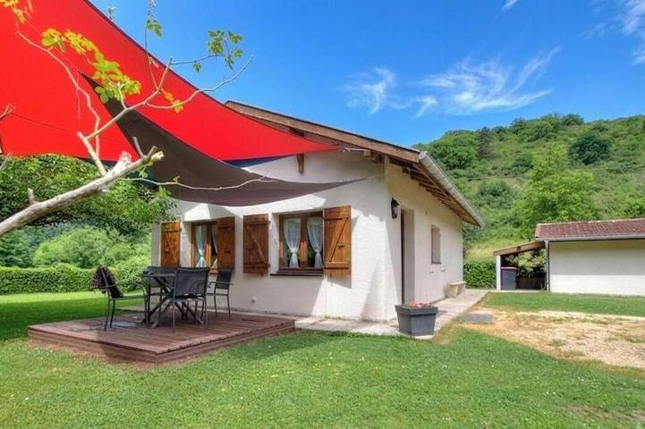 Location de vacances pour 3 personnes, avec Jardin à Matafelon-Granges