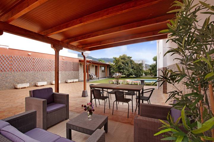 Haustierfreundliche Villa Norte, 2 Häuser mit Pool, Meerblick und Garten in Barrio de San Juan, La Victoria de Acentejo