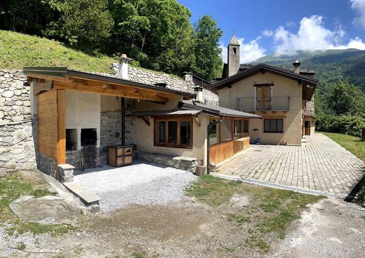 Gîte pour 5 personnes, avec jardin, animaux acceptés à San Damiano Macra