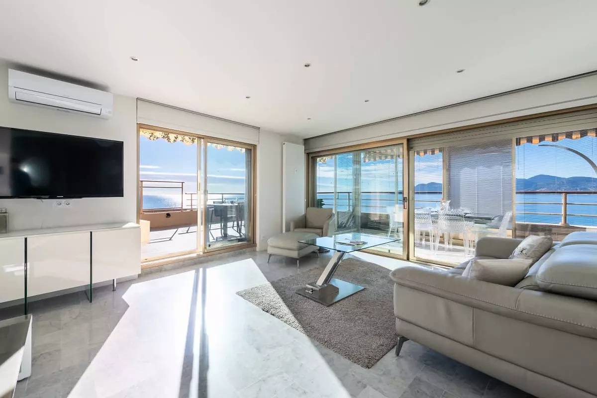 Appartement entier, 3P Vue Panoramique & Accès Plages in Cannes La Bocca, Cannes