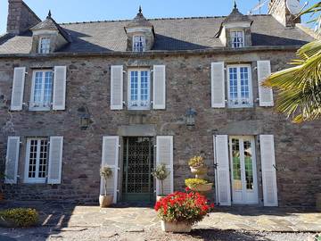 Gîte pour 12 personnes, avec terrasse et jardin, animaux acceptés en Cotes-d'Armor