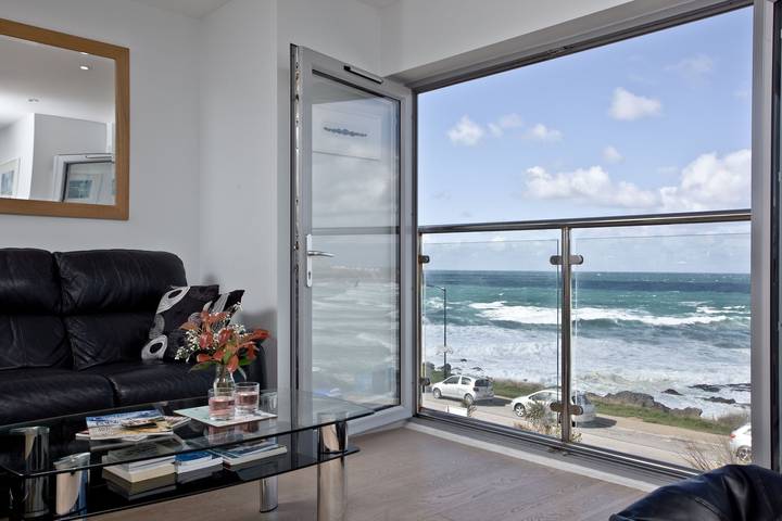 Entire holiday apartment, 5 Fistral Beach in Newquay, Cornwall