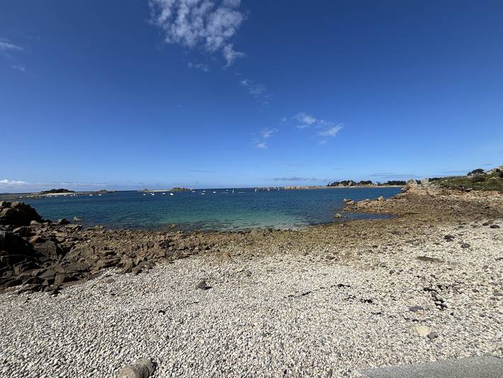 Location de vacances pour 4 personnes, avec jardin ainsi que vue et vue sur l’océan dans Port Blanc (Penvénan) - 4