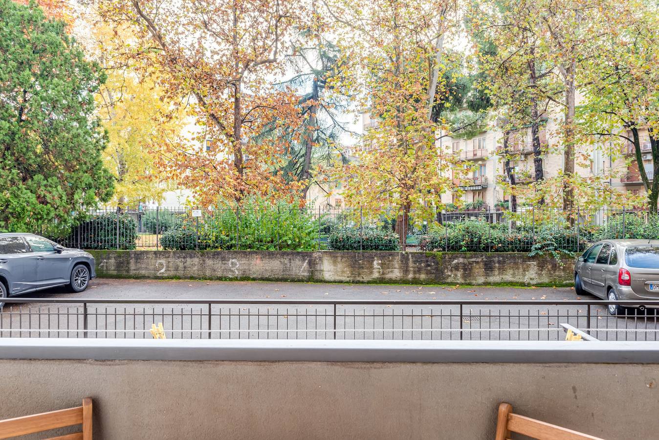 Entire apartment, Da Luigi Pio Florence – Comfortable Apartment with Garden View and Private Parking in Isolotto Legnaia, Florence