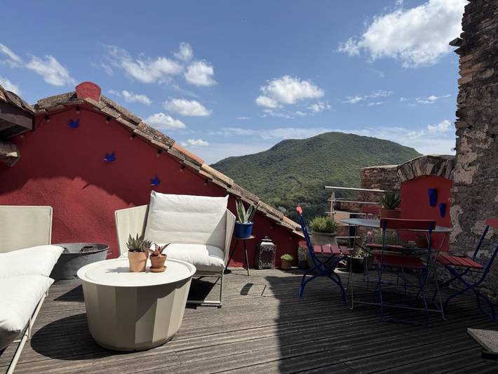 Gîte pour 6 personnes, avec Terrasse et Jardin à Vieussan