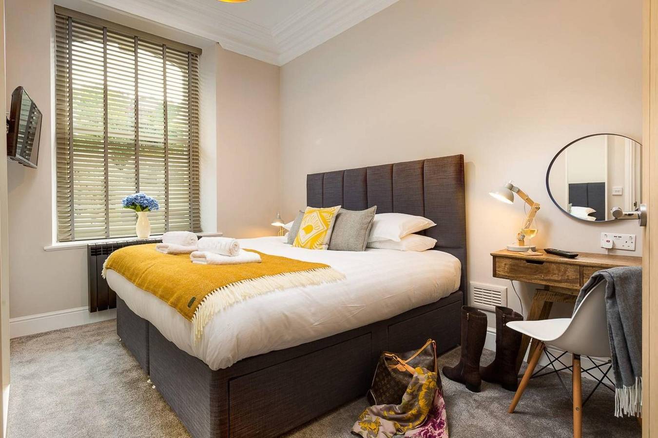 Entire apartment, Central Apartment in Ambleside with parking by Letmestay in Ambleside, Lake District