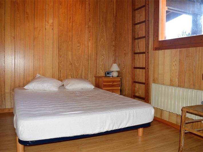 Gemütliches Chalet an einem Flussufer für 6 Personen, tierfreundlich, sonnige Terrasse in Bolquère, Parc naturel régional des Pyrénées catalanes