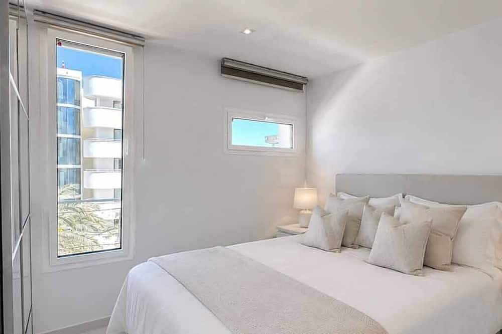 Appartement entier, 2-Bedroom Pool View Apartment at Edward Marina Botafoc, Ibiza in Talamanca, Ibiza Ville