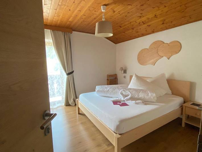 Chambre d’hôte pour 2 personnes, avec terrasse et vue à Wolkenstein - 3