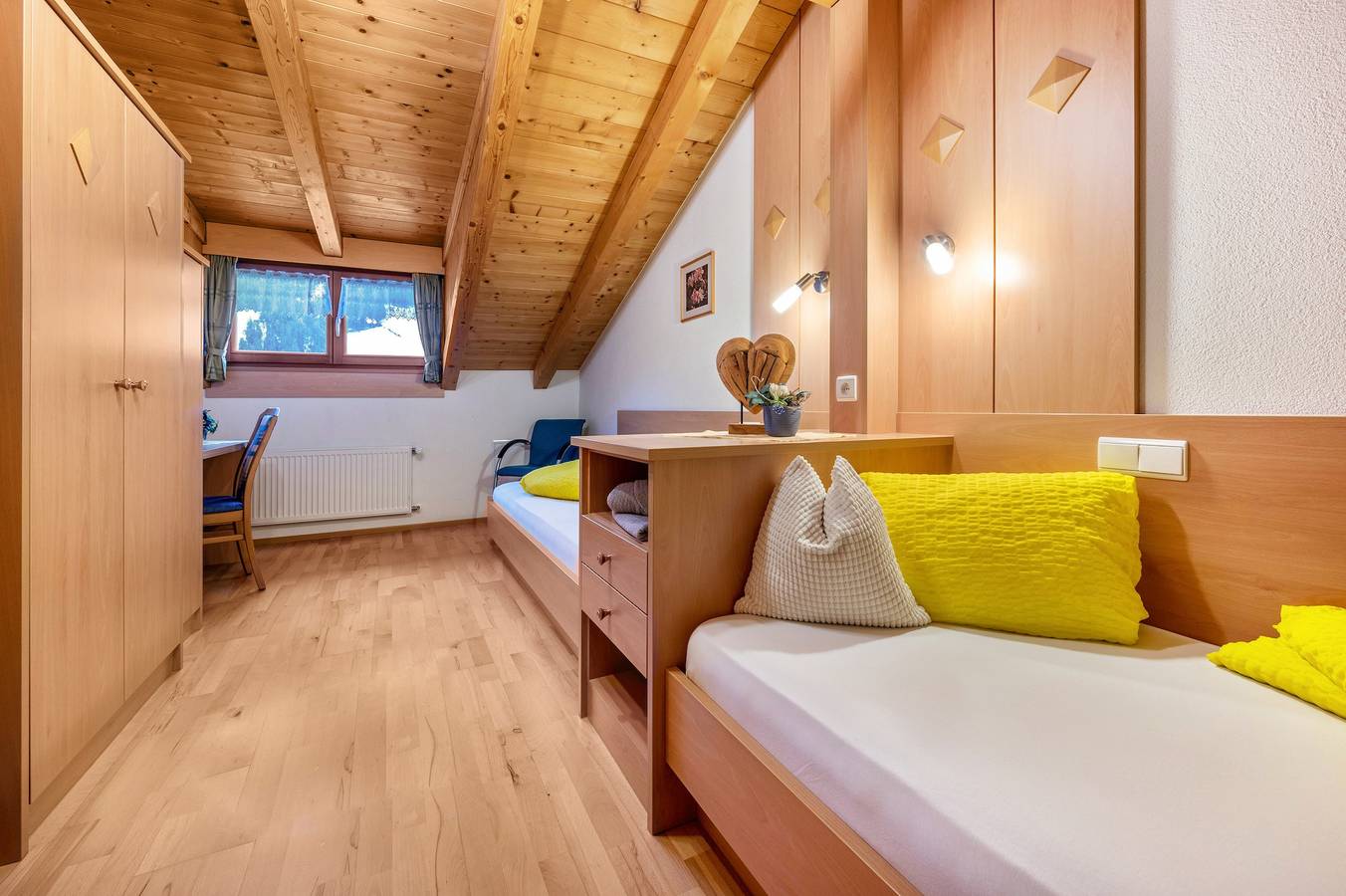 Appartamento intero, Appartamento di vacanza "Niederkoflhof Wollbach" con vista sulle montagne, balcone e Wi-Fi in San Giacomo, Valle Aurina