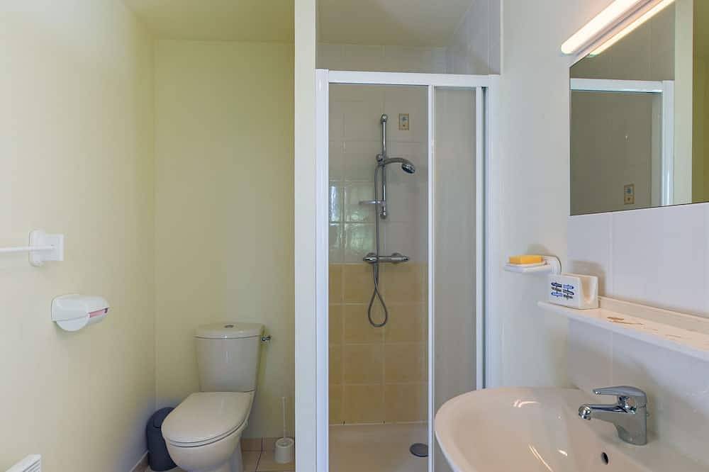 Apartamento entero, Hermoso apartamento para 2 personas con Wifi, Tv, patio, mascotas permitida y aparcamiento in Plougonvelin, Región de Brest