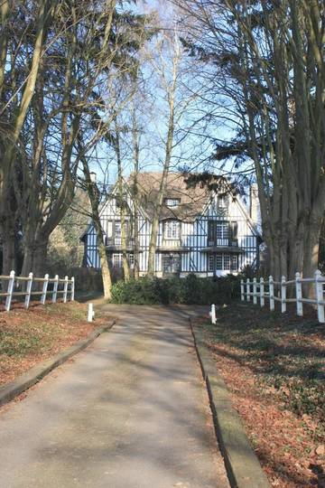 Chambre d’hôte pour 2 personnes, avec terrasse et vue ainsi que jardin et piscine dans le Calvados