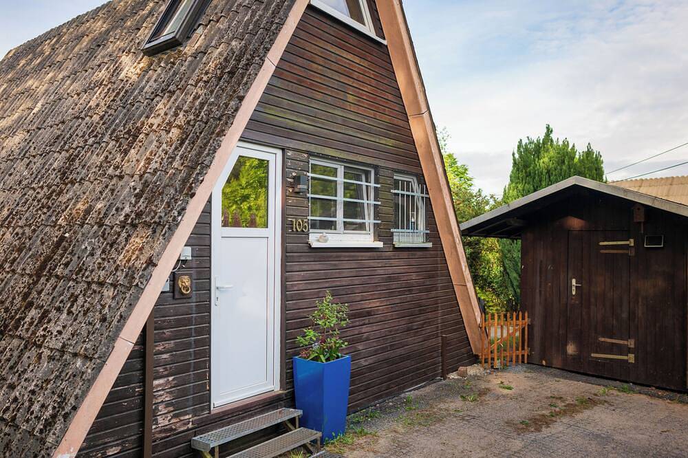 Nurdachhaus direkt im Wald, haustierfreundlich und bestens für kleine Familien in Gossersweiler-Stein, Trifelsland