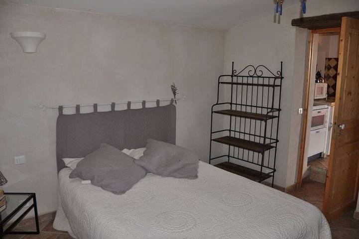 Gîte pour 2 personnes, avec jardin et terrasse à Saint-Michel-l'Observatoire - 3