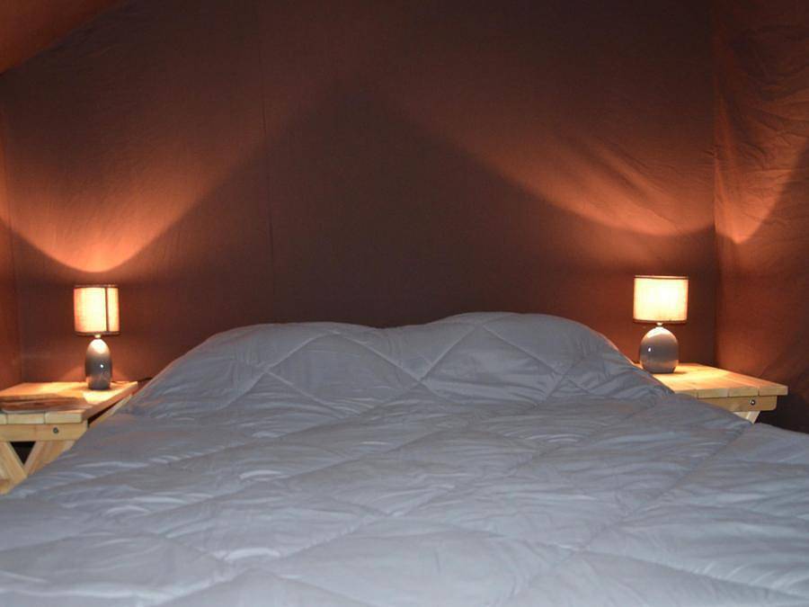 Camping Le Bosquet - Zelt 5 personen - Robinson Lodge - 2 Zimmer - 25 m2 (+überdachte Terrasse 10 m2) 5 Personen in Domme, Périgord Noir