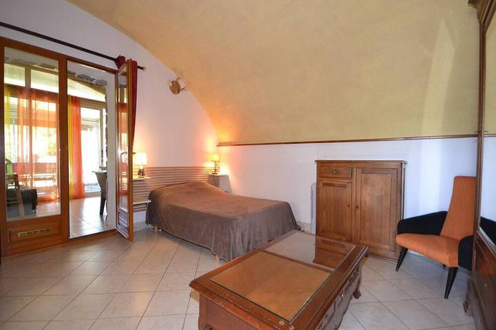 Location de vacances pour 5 personnes, avec Balcon ainsi que Jardin et Piscine à Lanas - 4