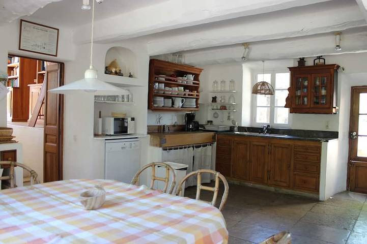Gîte pour 8 personnes, avec jardin et jacuzzi à Varages - 3