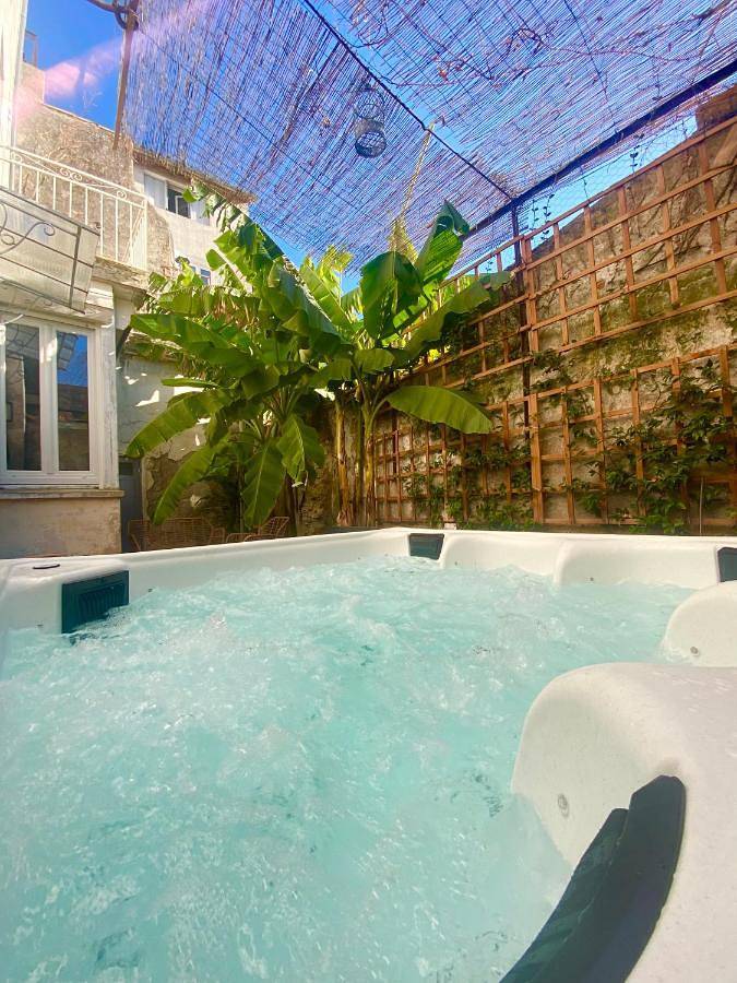 Ferienhaus für 15 Personen, mit Whirlpool und Garten - 1