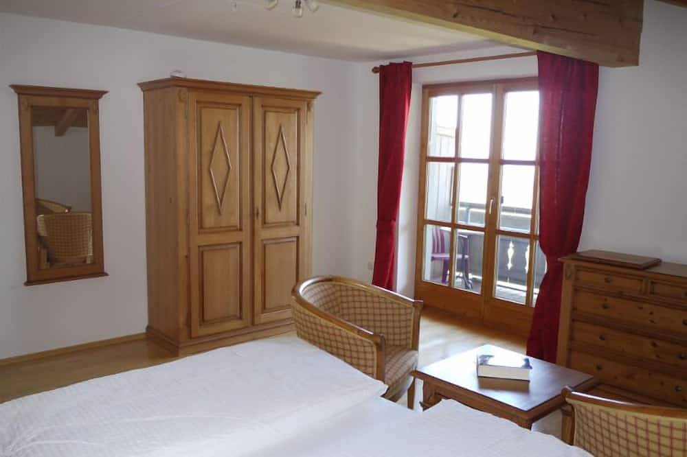 Großes Ferienhaus am Berg mit Blick auf den Chiemsee in Bernau am Chiemsee, Chiemsee
