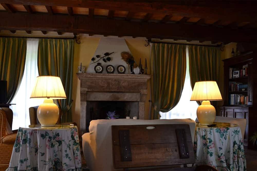 Al boschetto, Luxury pool Villa in Umbria, Spa, outdoor space, garden, pizzaoven in Collazzone, Perugia Province