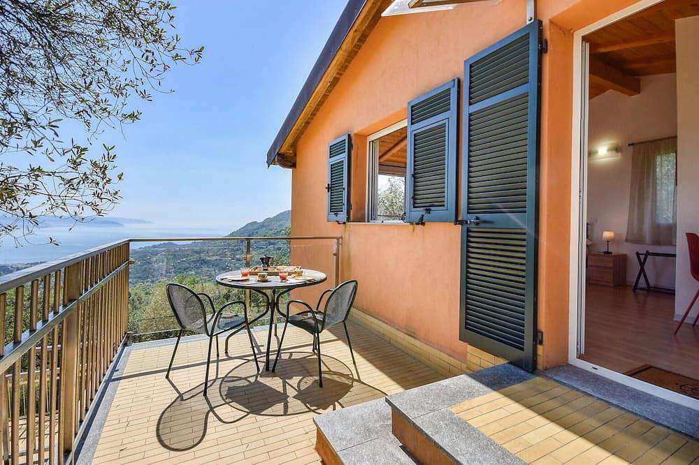 Entire apartment, La Casetta tra cielo e mare in San Lorenzo della Costa, Santa Margherita Ligure