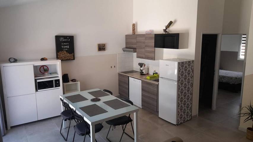 Location de vacances pour 4 personnes, avec piscine et terrasse à Le Cailar - 2