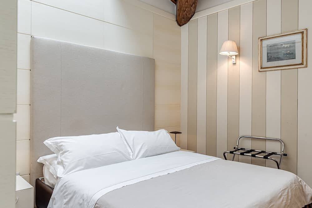 Entire apartment, Molo 73 - Montescristo Room with Breakfast and Parking in Empoli, Florence Province