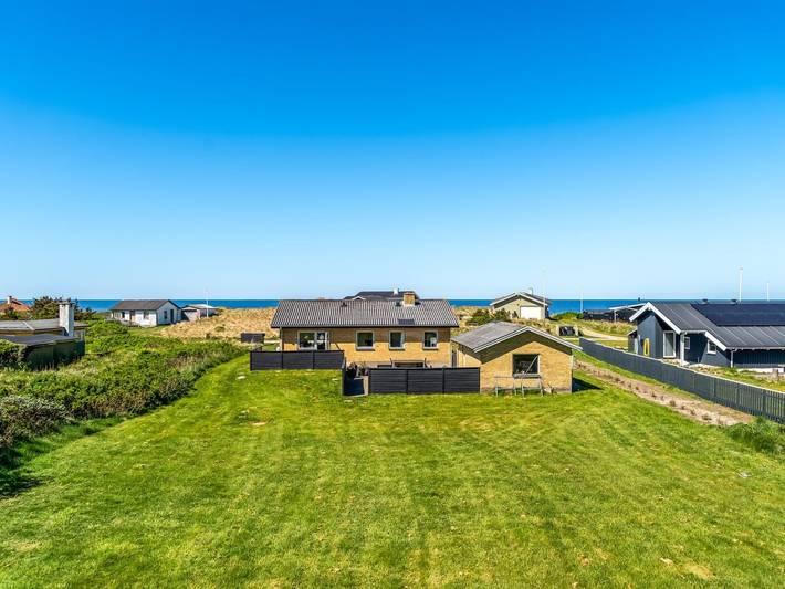 Ferieudlejning for 6 personer, med terrasse i Grønhøj