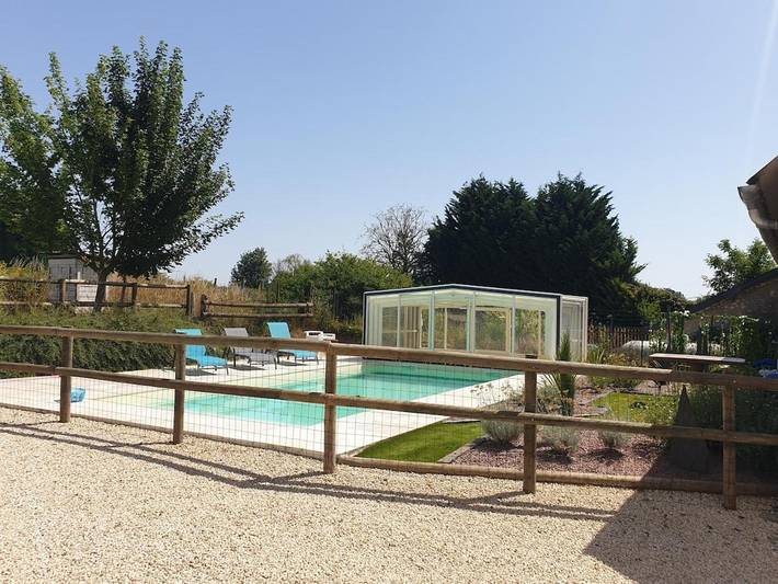 Location de vacances pour 7 personnes, avec terrasse et piscine à Parçay-les-Pins