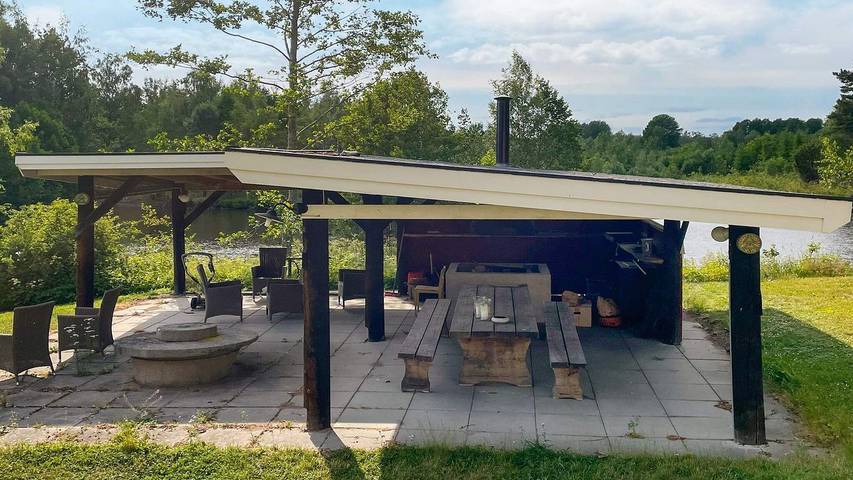 Ferienhaus für 11 Personen, mit Sauna und Garten in Östergötland