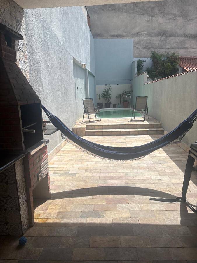 Casas e apartamentos de temporada para 5 pessoas, com piscina em Cangaiba