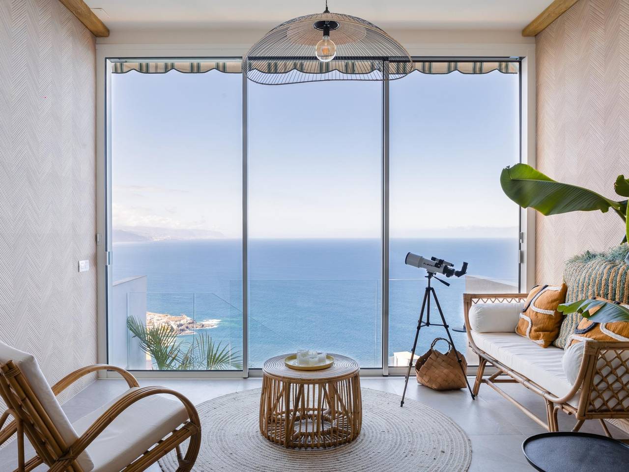 Apartamento vacacional entero, 'Toucan's Nest': Landing in Paradise in Telde, Gran Canaria Este