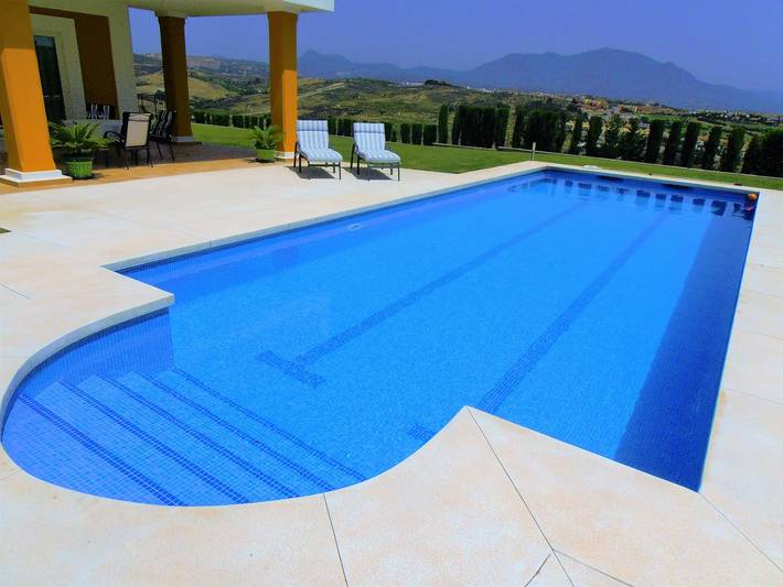 Chalet para 9 personas, con Balcón y Terraza además de Jardín y Vistas en Provincia de Málaga - 2