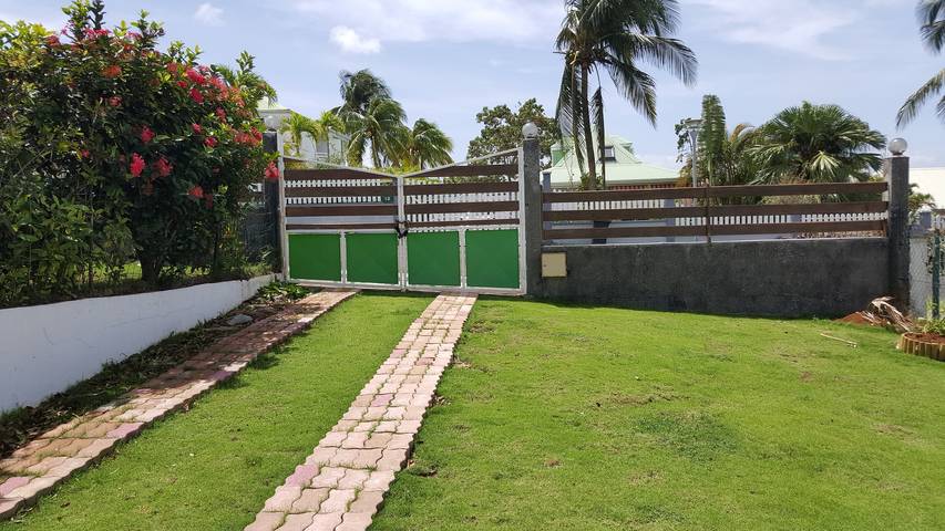 Gîte pour 4 personnes, avec terrasse à Baie-Mahault - 2