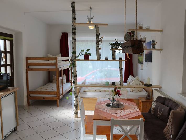 Ganze Wohnung, Anita in Neundorf, Thüringer Schiefergebirge
