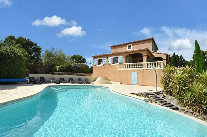 Ferienhaus für 10 Personen, mit Whirlpool und Terrasse sowie Garten und Pool, mit Haustier