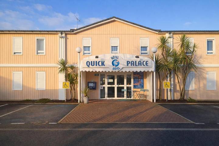 Hôtel pour 2 personnes, avec terrasse et jardin à Trégueux