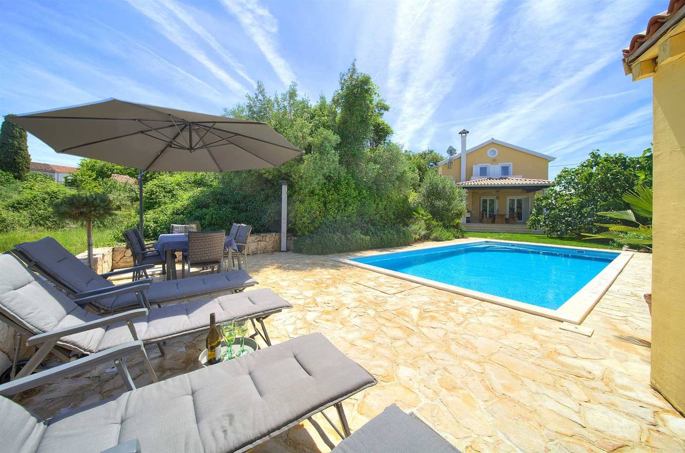 Villa Stella mit privatem Pool in Malinska-Dubašnica, Krk